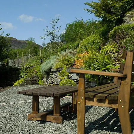 White Lion * Chapel Stile